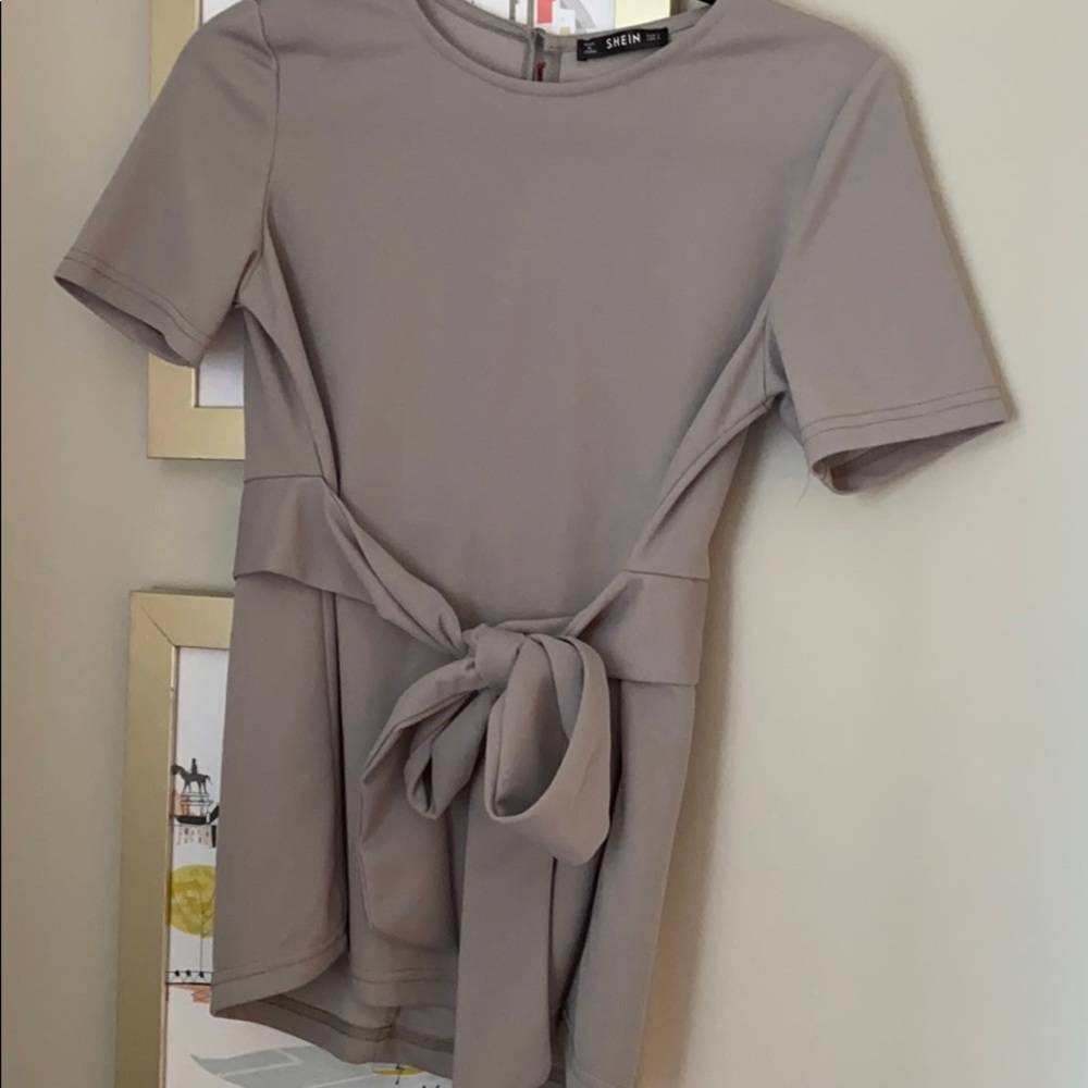 Gray short sleeve blouse